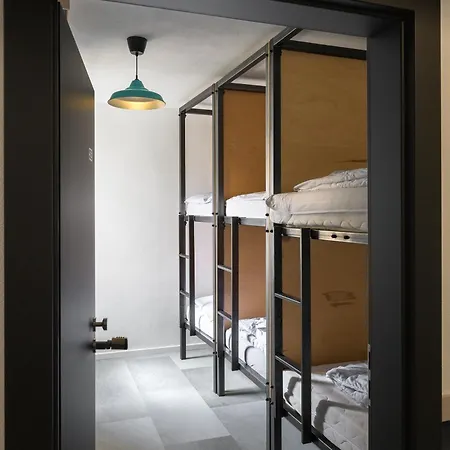 Hostel Izy *