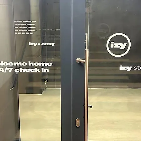 Izy 호스텔