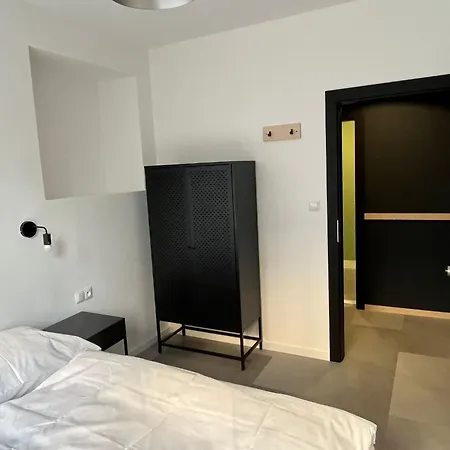 Izy * 布拉迪斯拉发